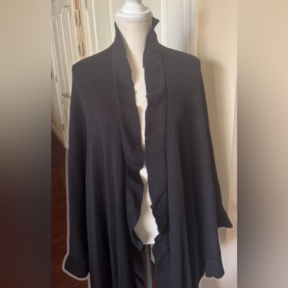 CROFT & BARROW Black Women's Ruffle Detail Wrap Flowy Poncho One Size Cozy - Picture 3 of 11